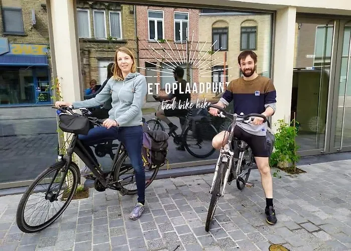 Het Oplaadpunt bed, bike, hike, 4-8 p